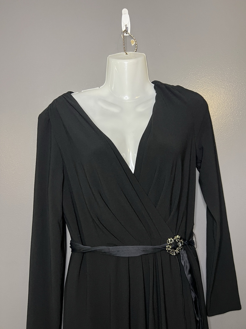 Adrianna Papell Dress Womens 8 Black Wrap V Neck Long Sleeve Rhinestone Belt